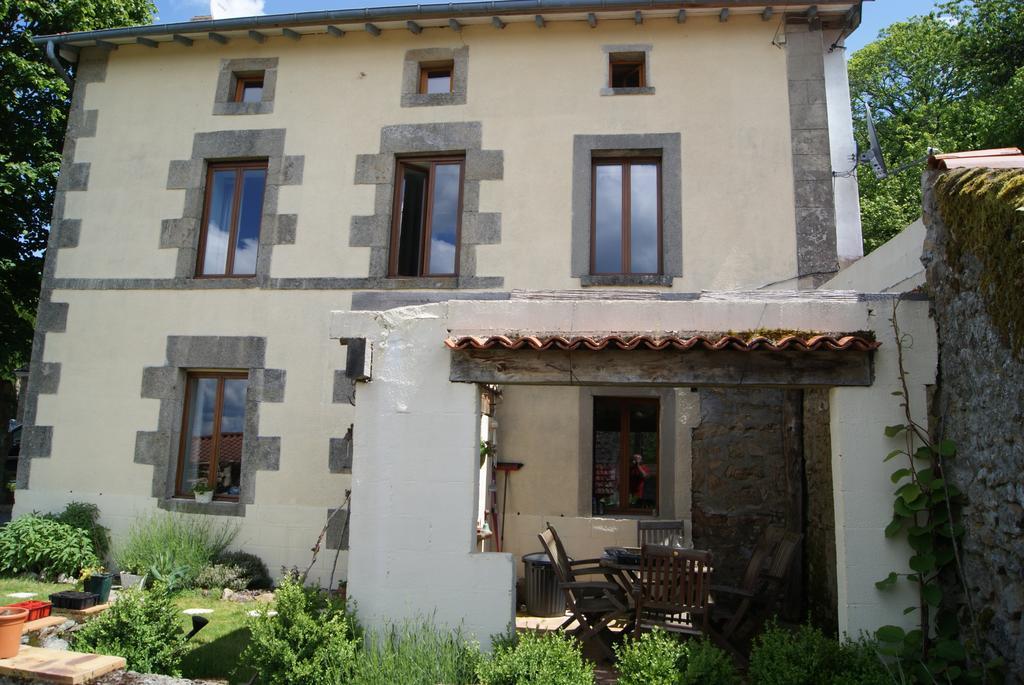 38 Friaudour Bed & Breakfast Saint-Pardoux-lʼOrtigier Dış mekan fotoğraf