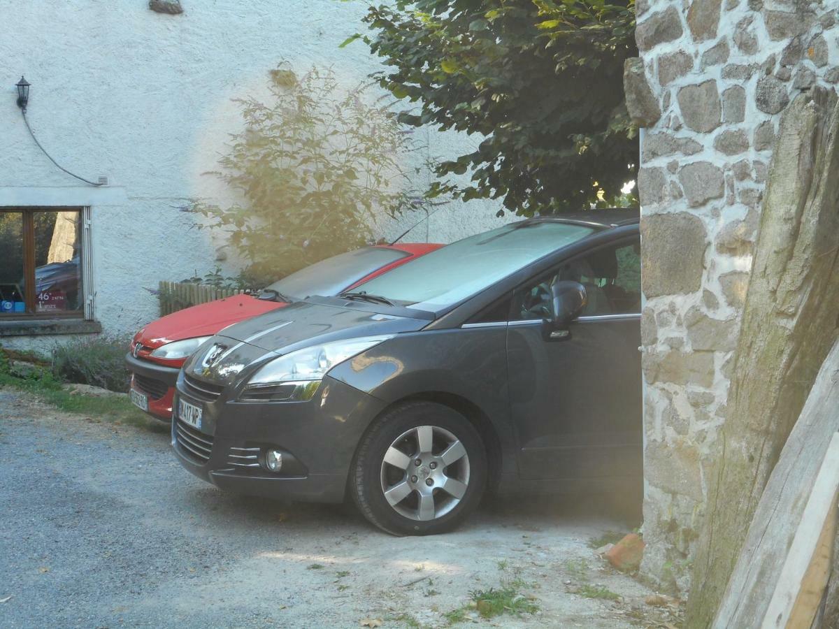 38 Friaudour Bed & Breakfast Saint-Pardoux-lʼOrtigier Dış mekan fotoğraf